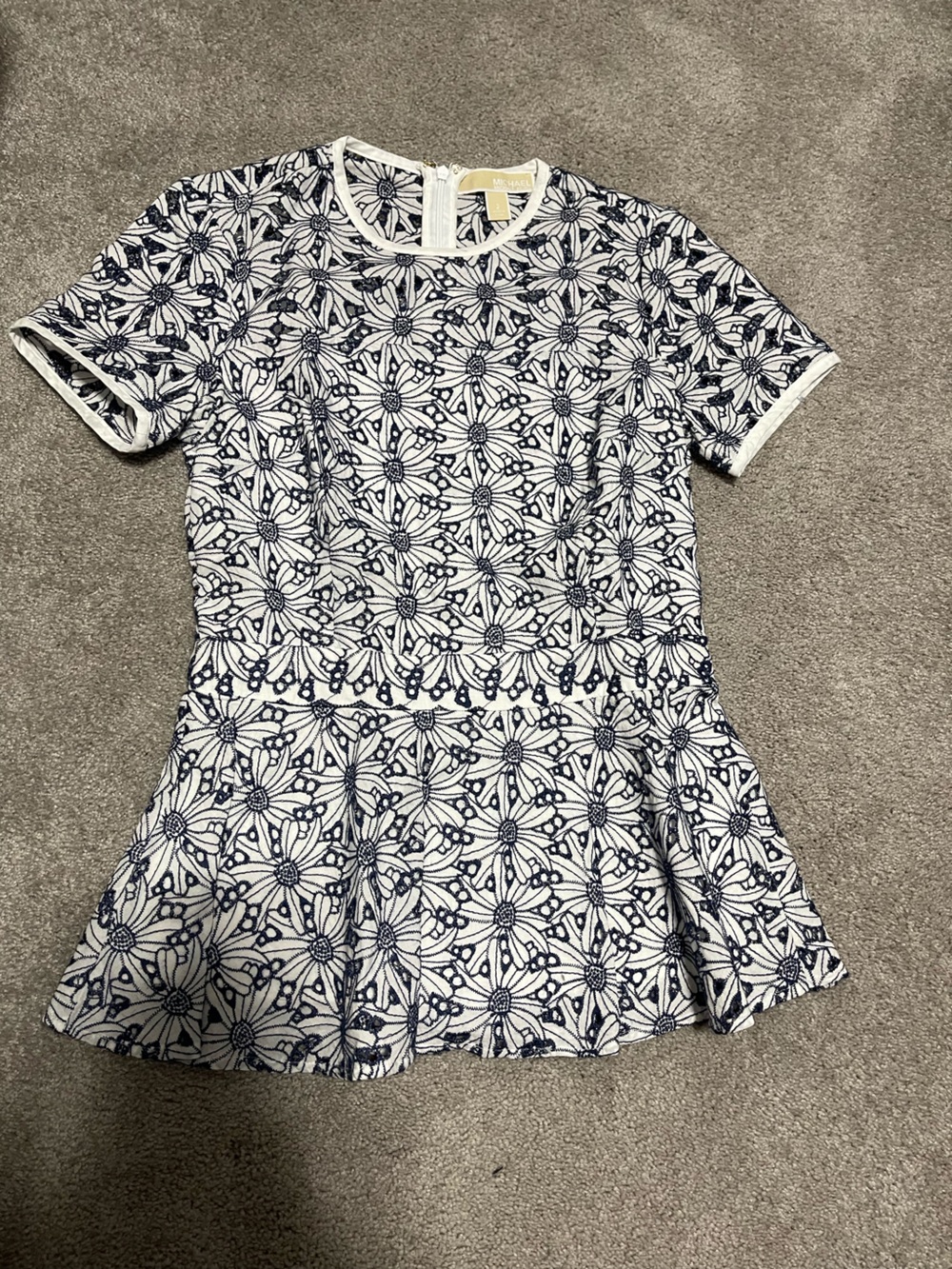Michael Kors Peplum Embroidered white and navy top - size 2